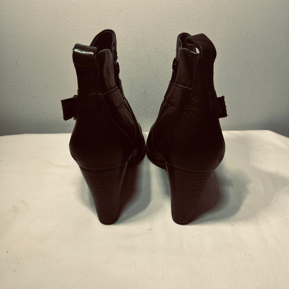 Born Boots Shola Black Leather Harness Strap Zip Ankle Stacked Heel Booties 9M - Picture 4 of 8